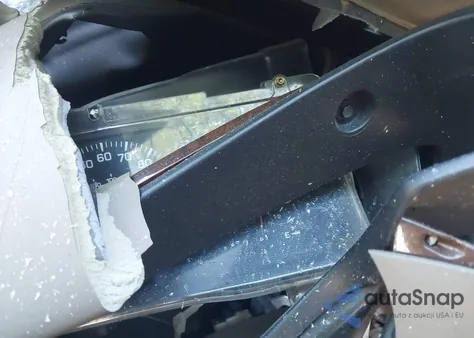 2001 Lincoln Town Car Executive from USA, damaged, VIN 1LNHM81W81Y673349